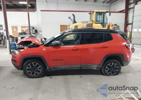 2019 Jeep Compass Trailhawk 4X4 z USA, uszkodzony, nr VIN 3C4NJDDB2KT668152